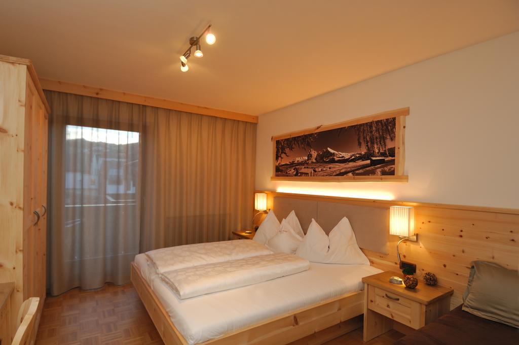 Hotel Garni Savoy Castelrotto Luaran gambar