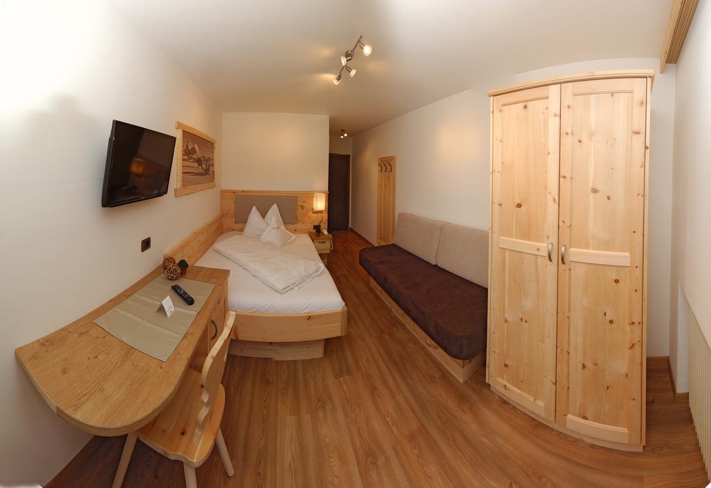 Hotel Garni Savoy Castelrotto Luaran gambar