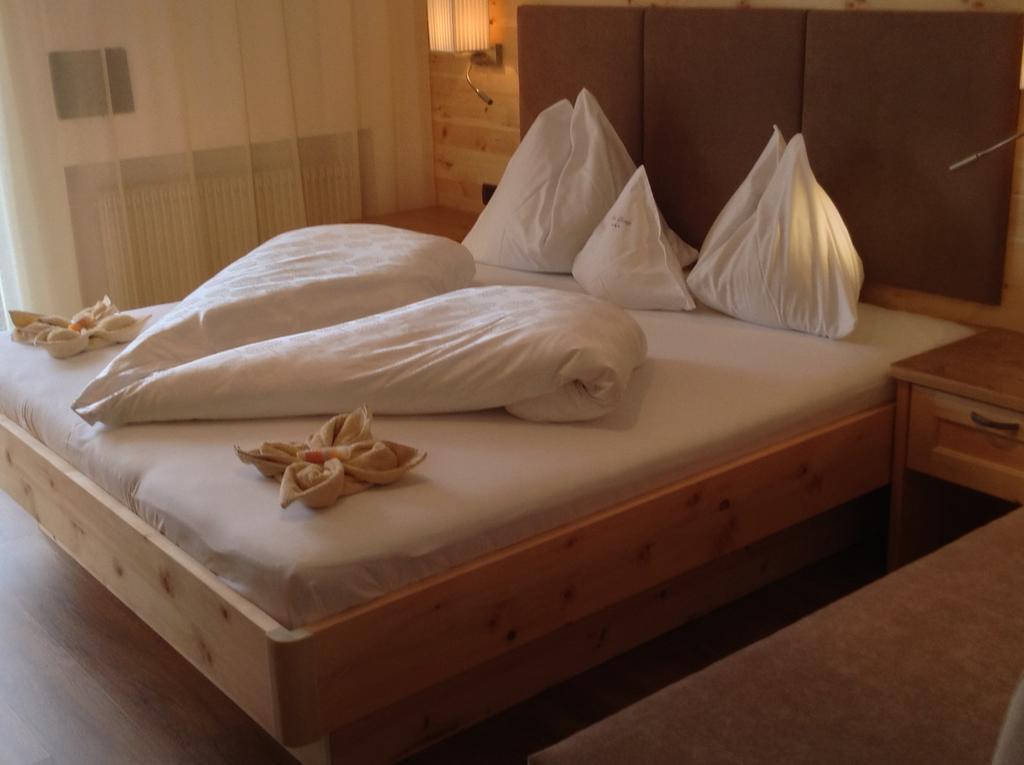 Hotel Garni Savoy Castelrotto Bilik gambar