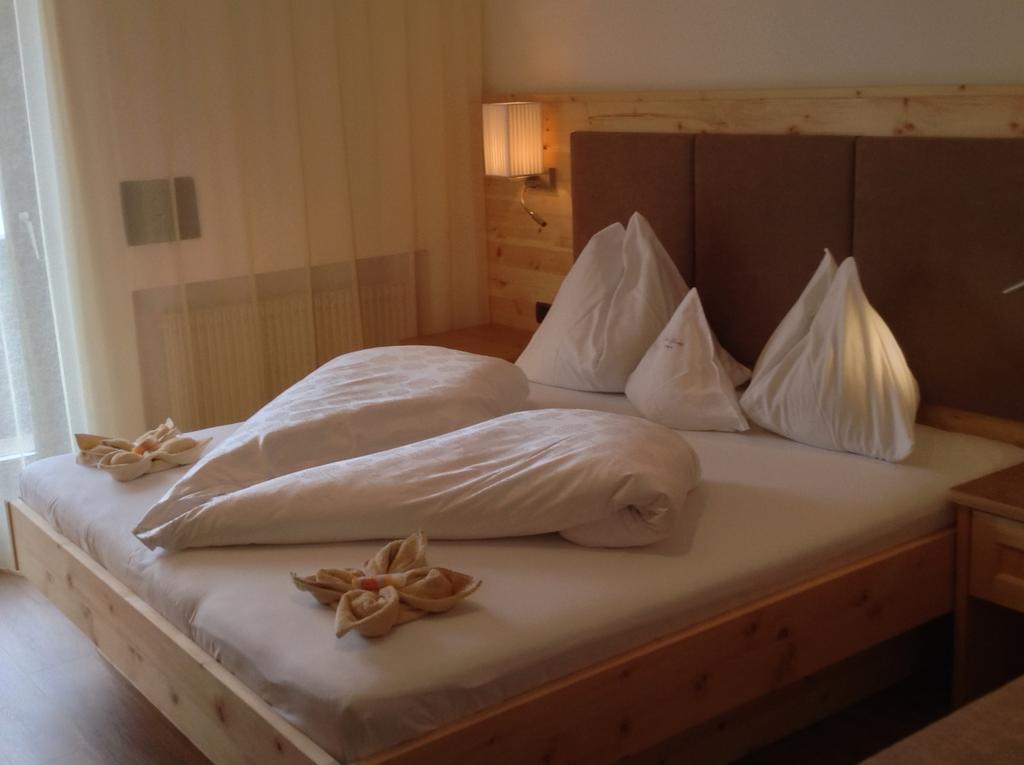 Hotel Garni Savoy Castelrotto Bilik gambar