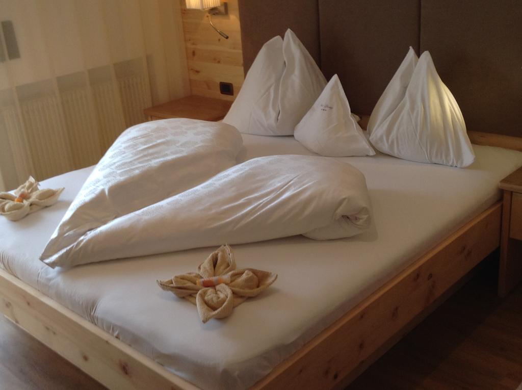 Hotel Garni Savoy Castelrotto Bilik gambar