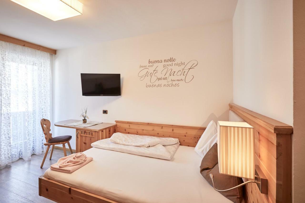 Hotel Garni Savoy Castelrotto Luaran gambar