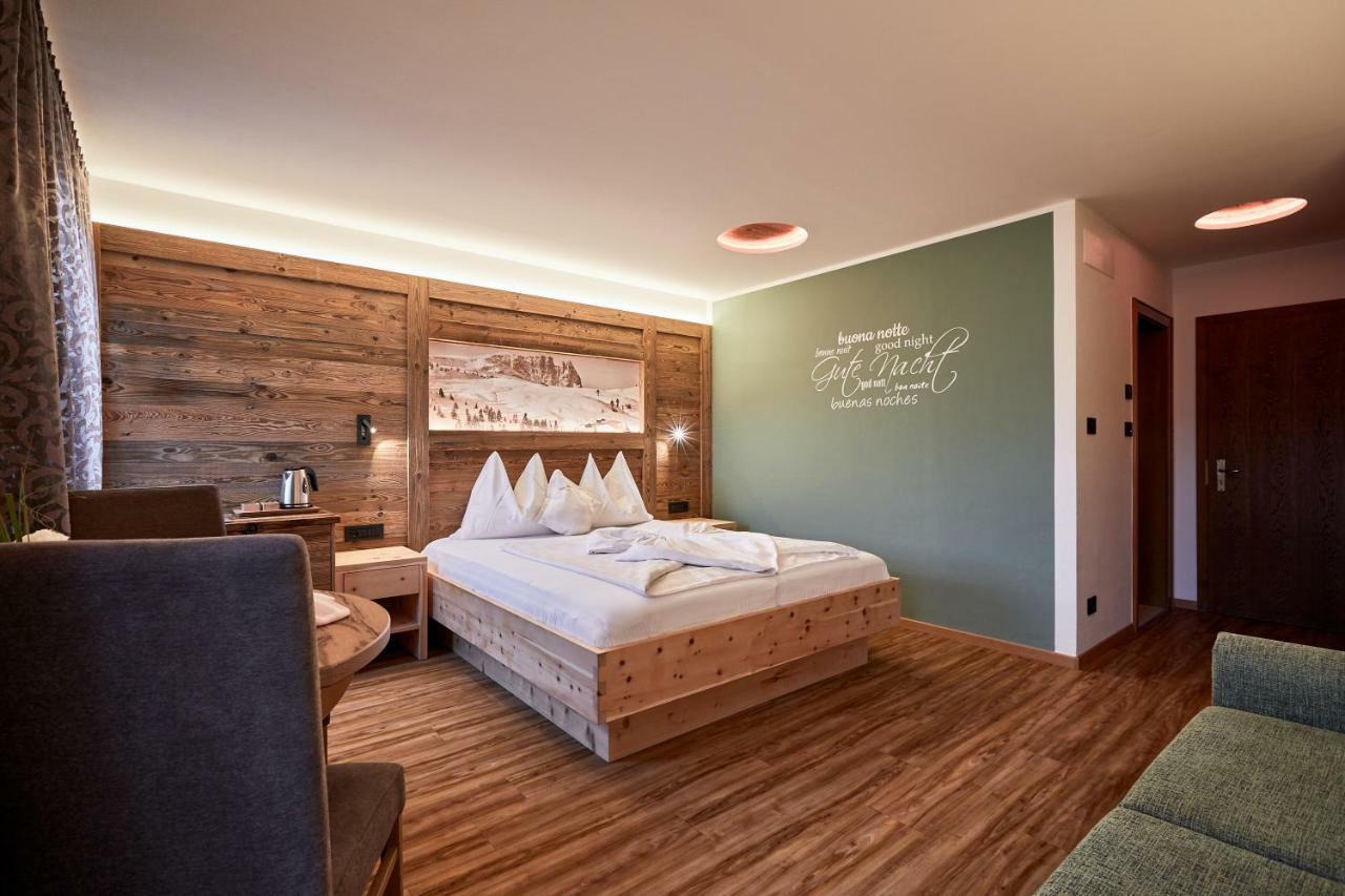 Hotel Garni Savoy Castelrotto Luaran gambar